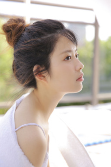 父母谈恋爱被女儿撞见瞬间害羞